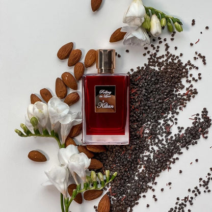 Unisex luxury in a 100 ml bottle — warmth of vanilla, depth of woods for Women & Men