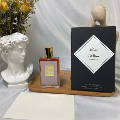 Unisex luxury in a 100 ml bottle — warmth of vanilla, depth of woods for Women & Men